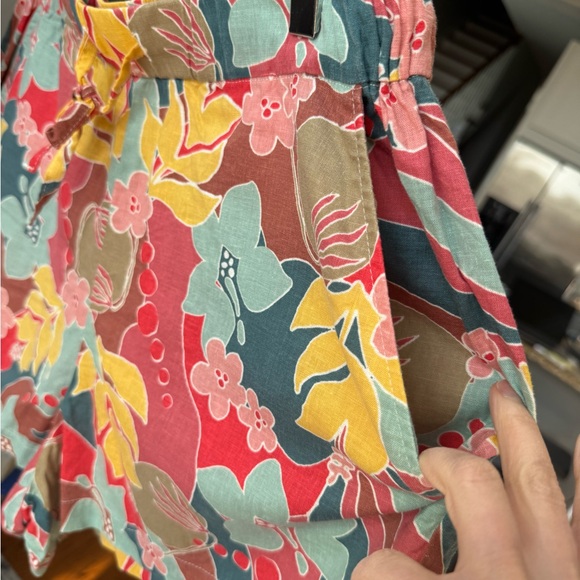 Marine Layer Vibrant Floral Shorts - Picture 4 of 5